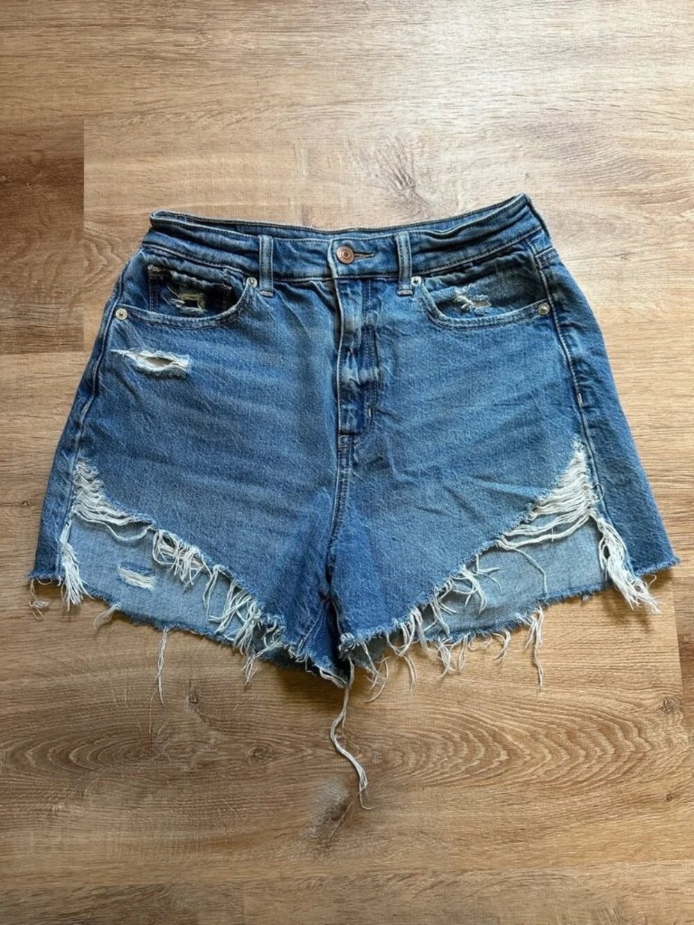 American Eagle High-Rise Distressed Denim Women’s Shorts - Blue